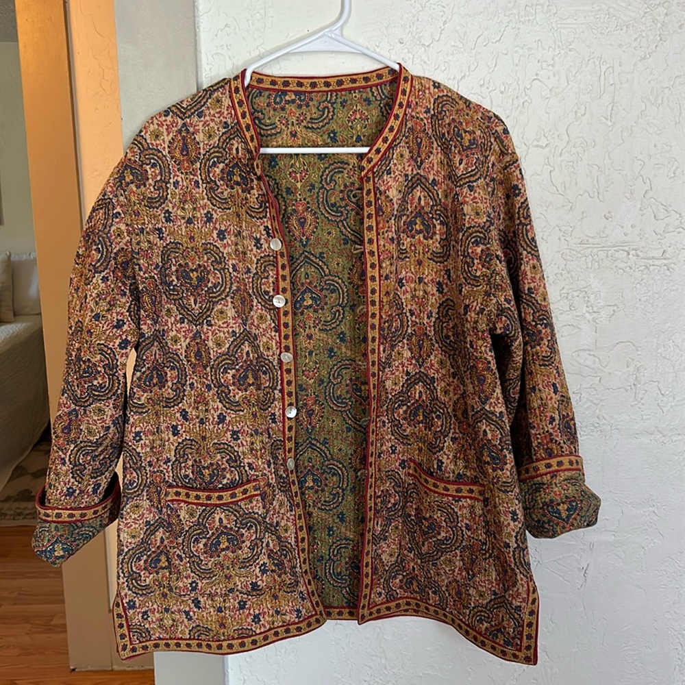 Quilted reversible light coat
